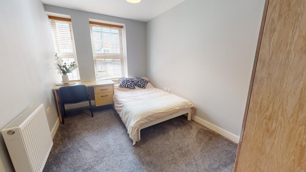2 Courtyard rm 3