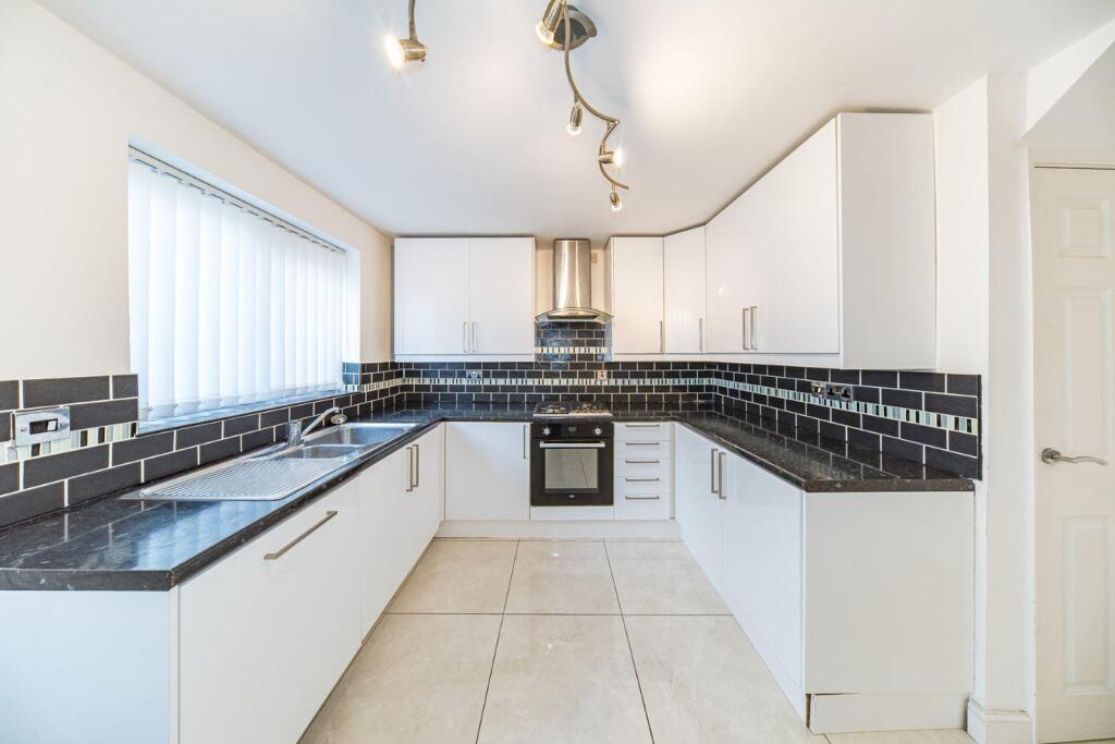 37 Caldywood kitchen 2.jpg