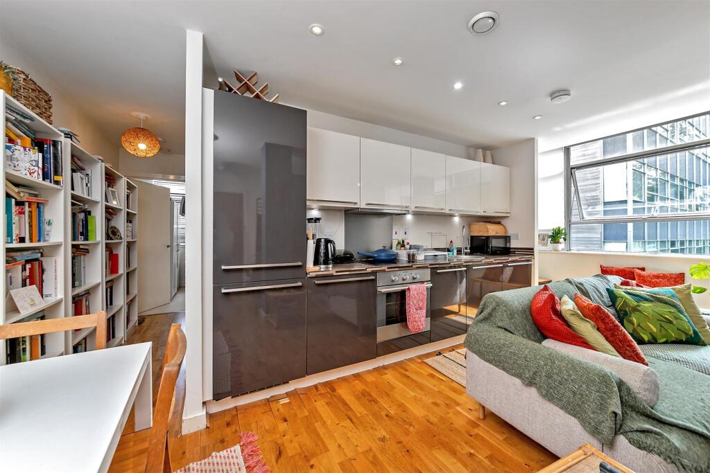 2MartinCourt-10.jpg