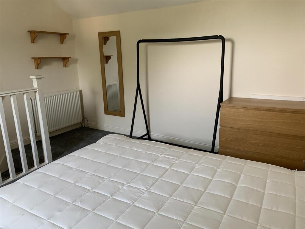Attic Bedroom 3.JPG