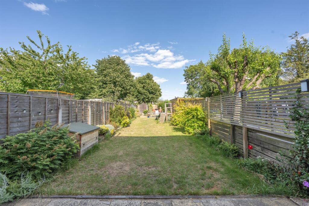 Wadham Avenue, E17