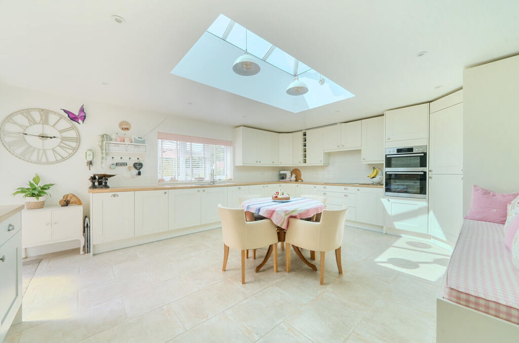 1335299-10-6894fb...