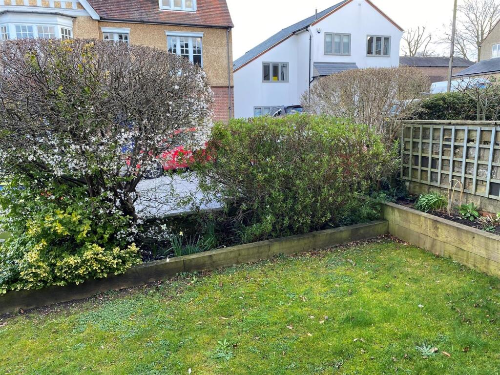 16cNorthRoad_FrontGarden - Copy.jpg