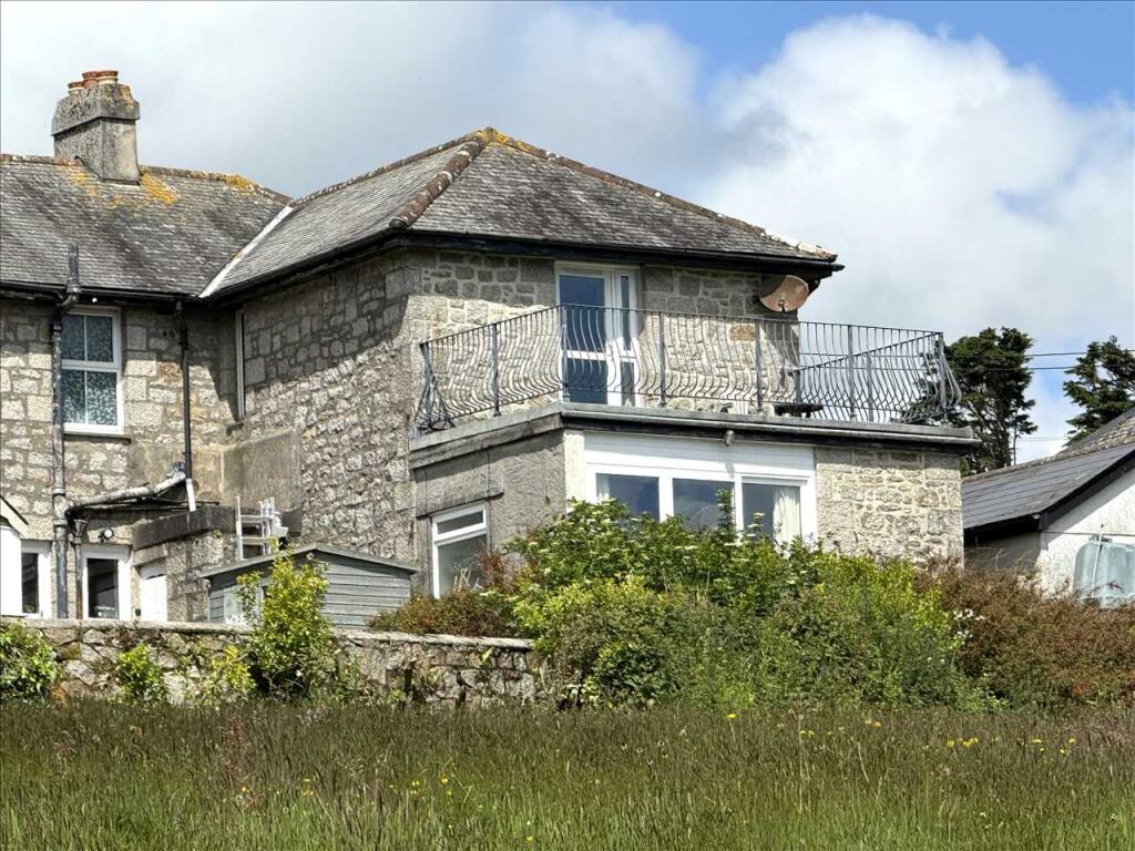 LARGE BALCONY
