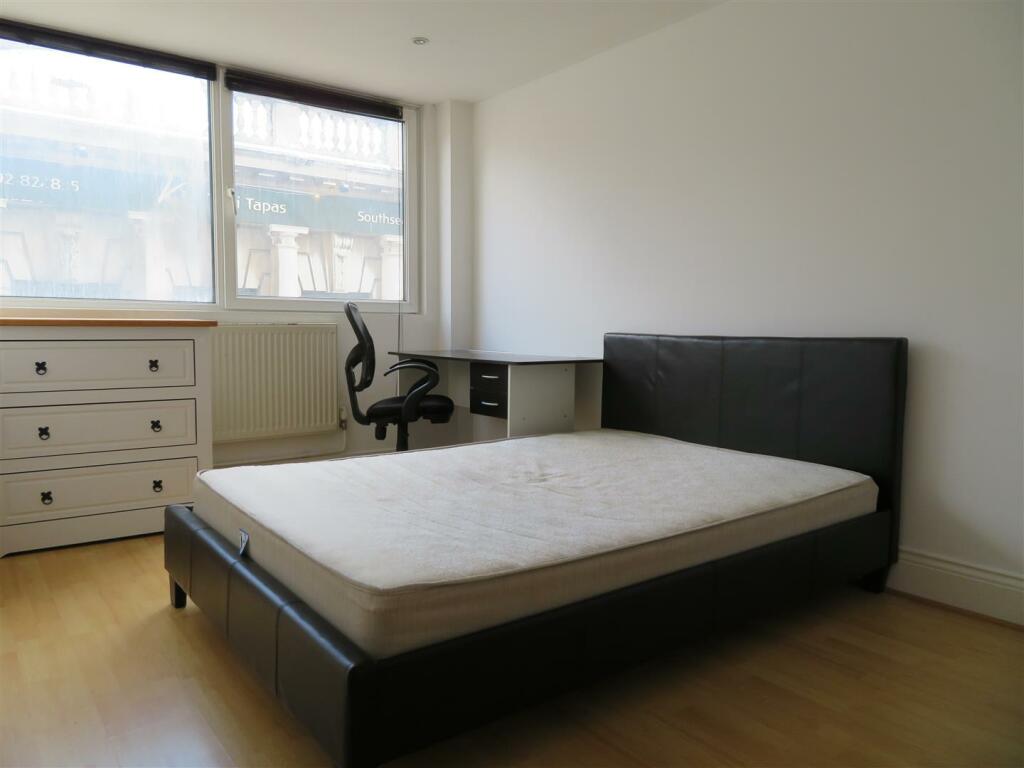 9 Kings House Bed.JPG