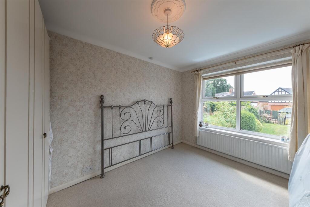 10 Meadow Close-022.jpg