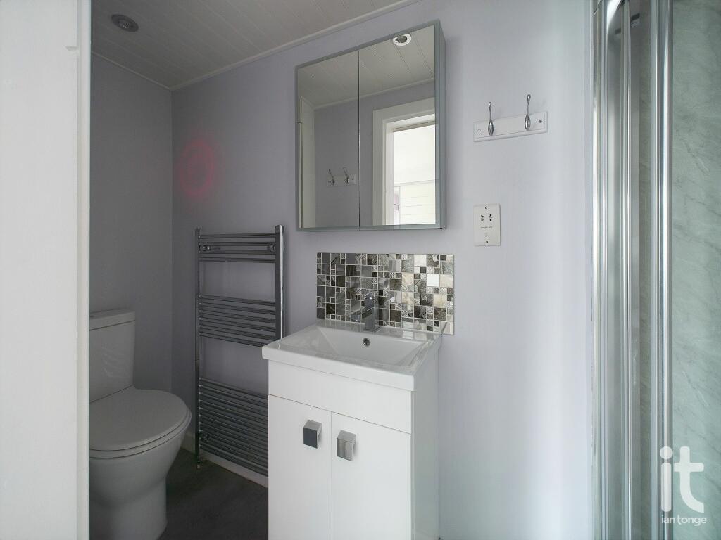Photograph 33