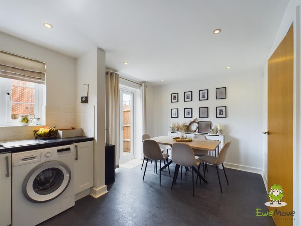 CAM03778G0-PR0073-STILL006