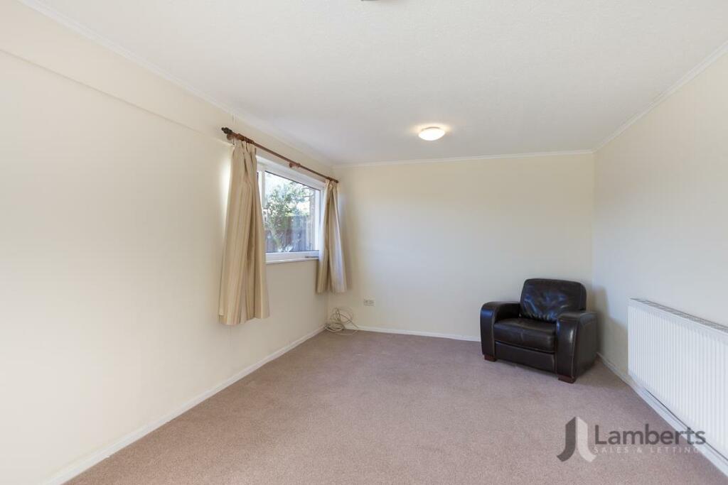 01330 - 148 Astley Close - Lounge.jpg