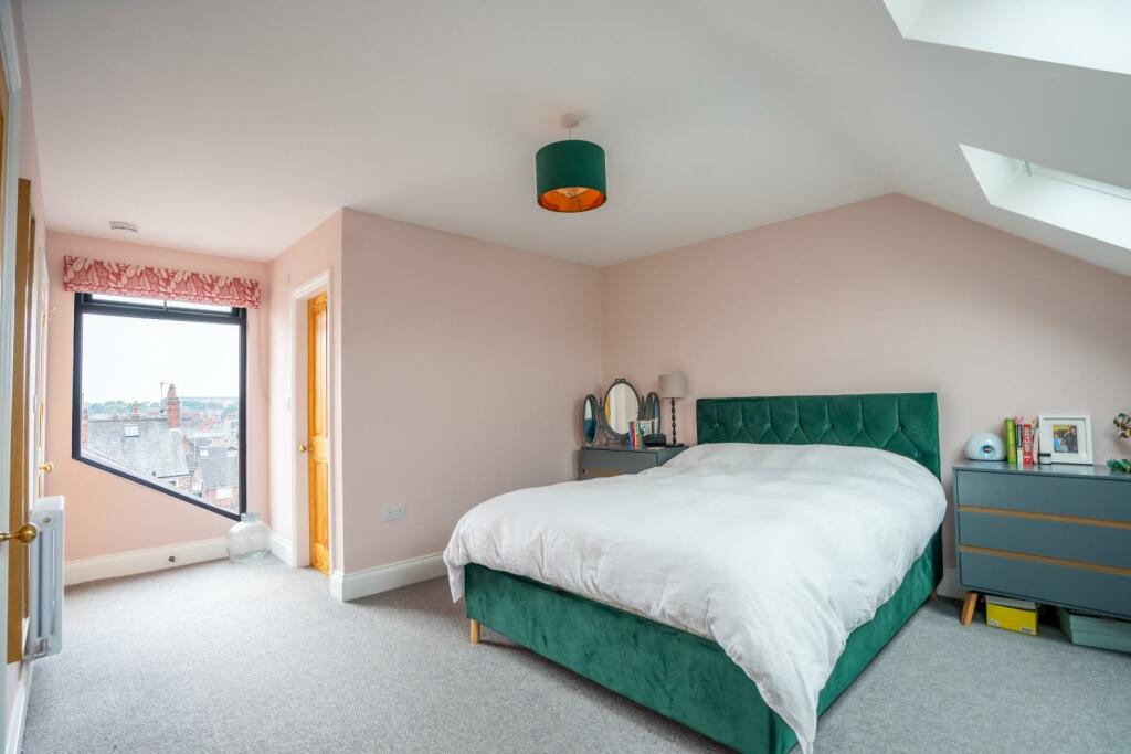 bedroom (2 of 2).jpg