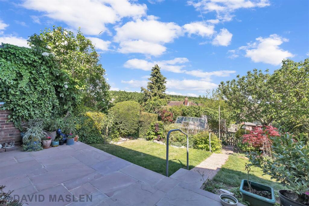 rear garden (3).jpg