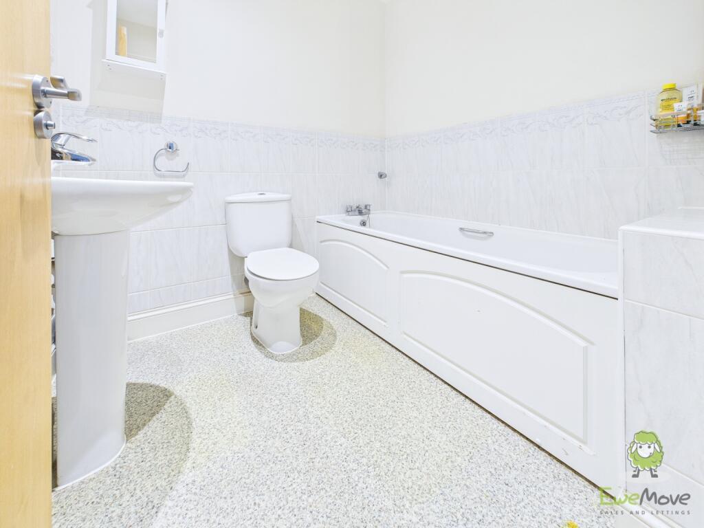 CAM01543G0-PR0144-STILL043