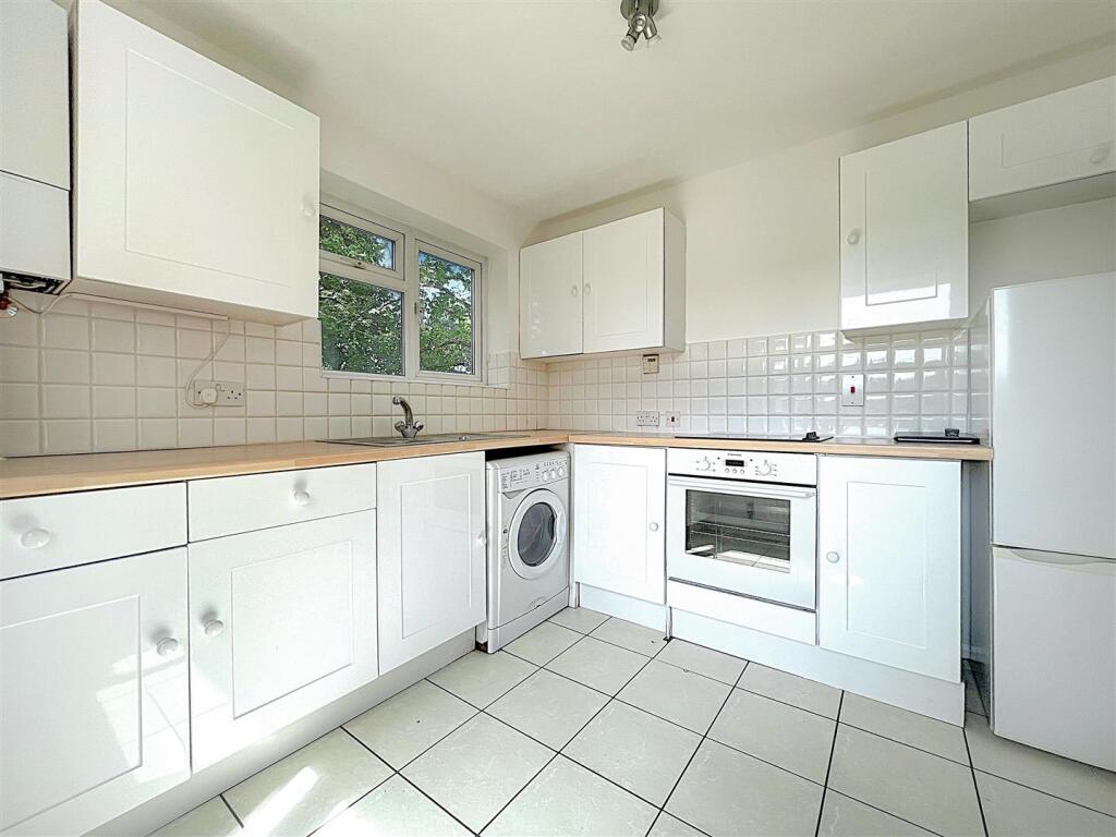 Kitchen2.jpg