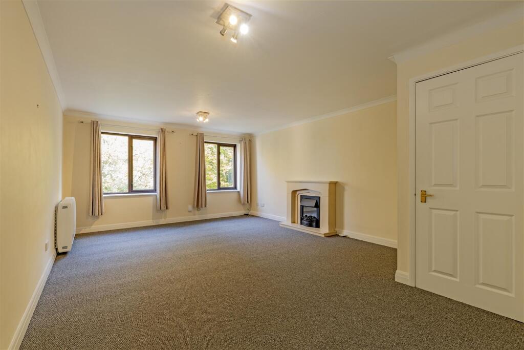 Reception Room-1.jpg