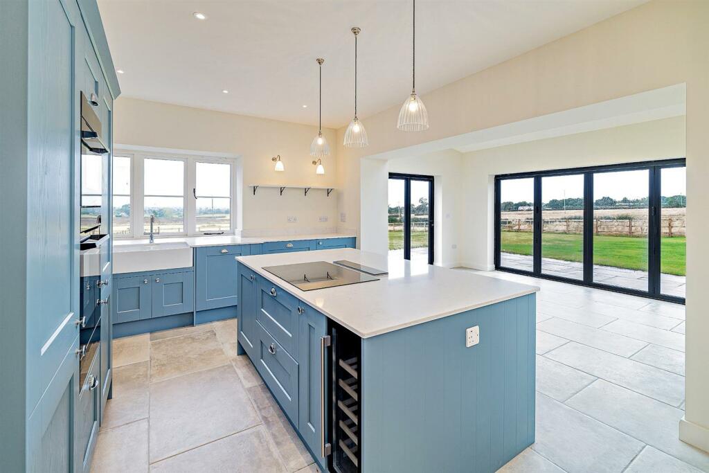 8619361-Stills-interior14(1)-V2-800.jpg