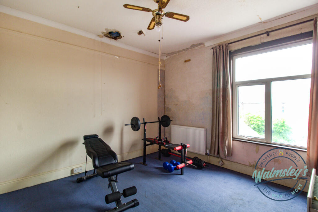 Rear bedroom 2