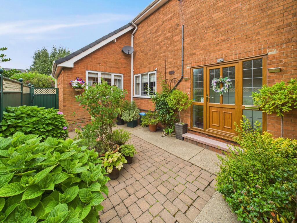 Entrance (side elevation)