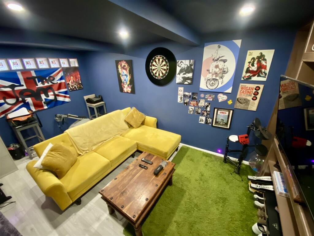 Bramleys Estate Agents - Knowles Hill Road - Dewsb