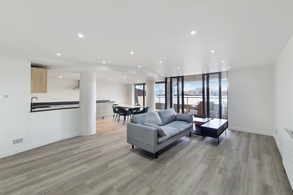 3_Kitchen Reception-1.jpg
