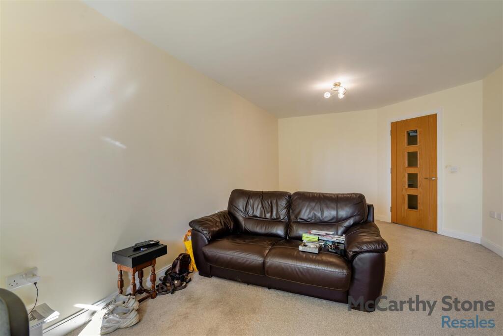 8644454-interior17.jpg