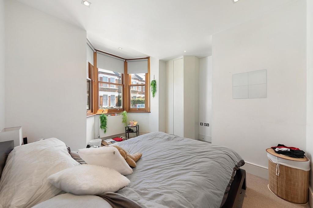 Bedroom (2).jpg