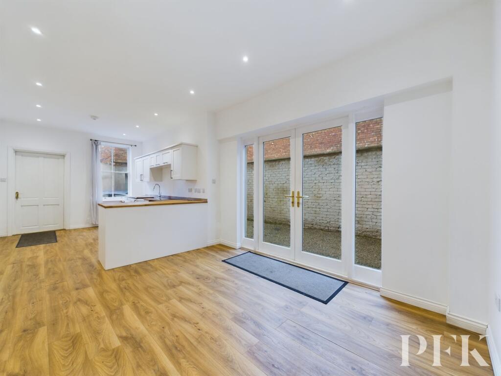 Dining kitchen