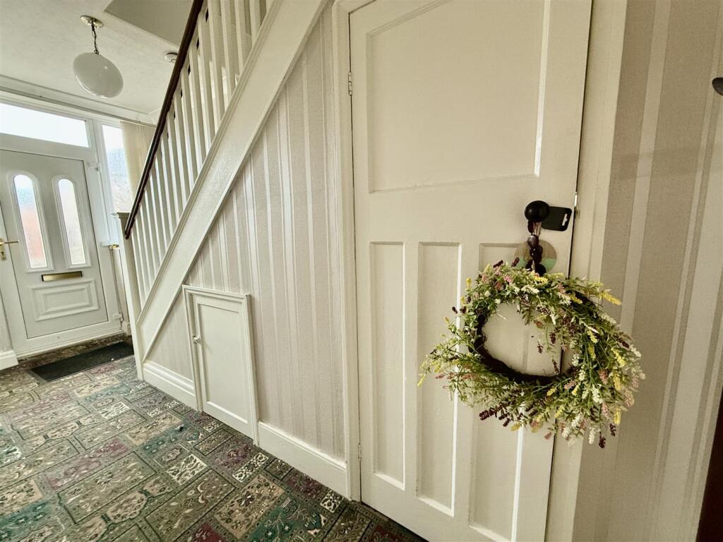 RECEPTION HALLWAY
