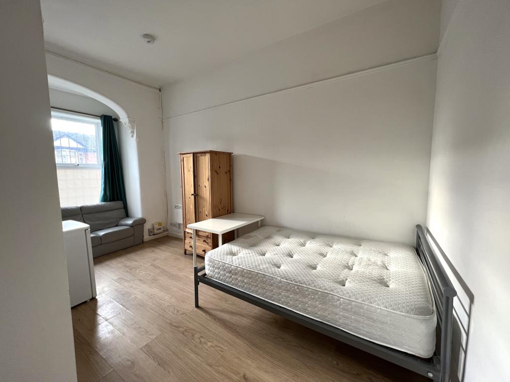 Flat 2 Wellington Road