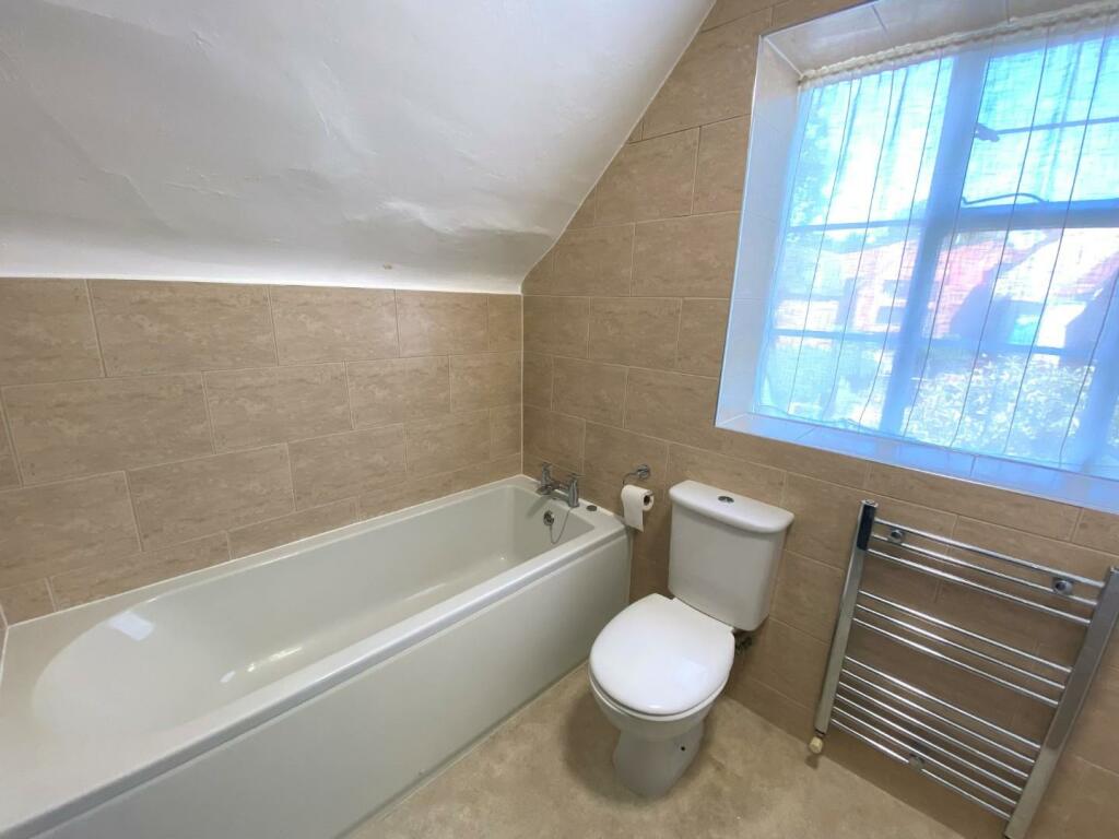 causeway bathroom 2.jpg