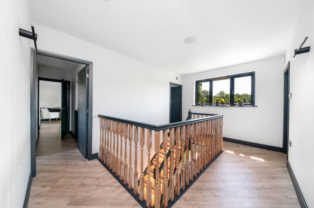 FIRST FLOOR LANDING