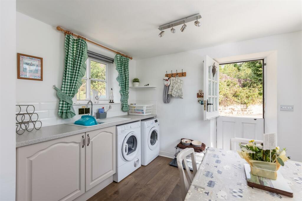 Breck House Farm Bungalow Kitchen Dining Room-7.jp