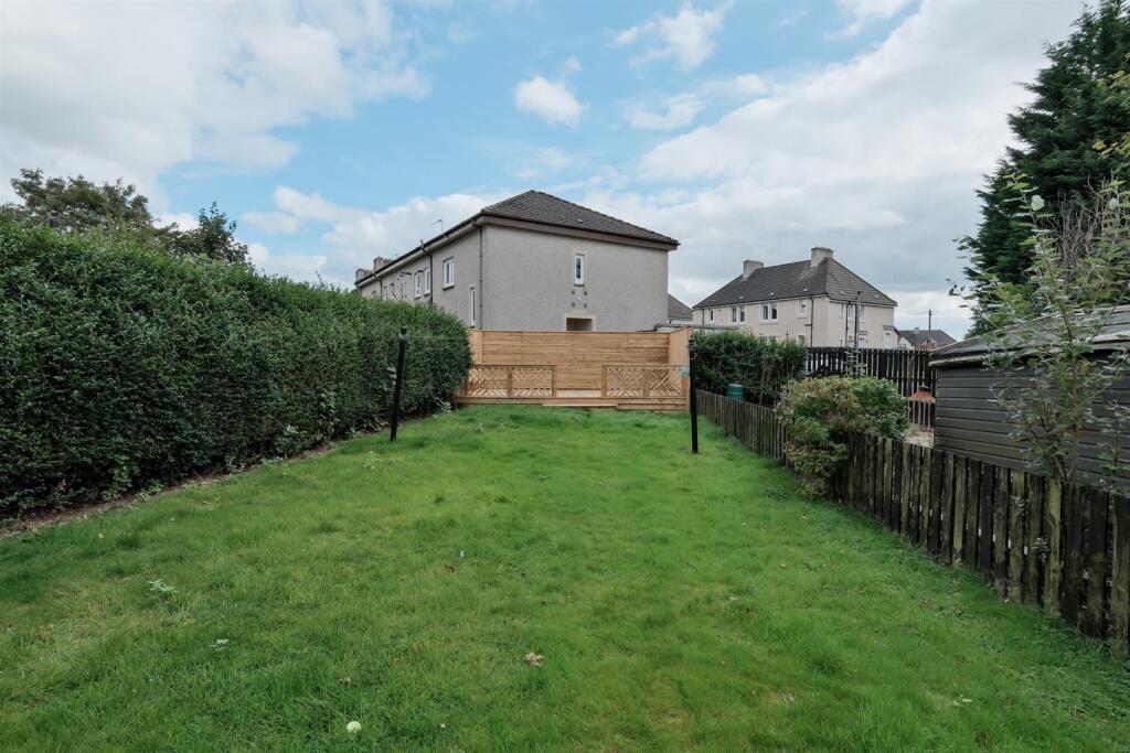 006-3 Loanhead Crescent, Newarthill, ML1 5AW.jpg