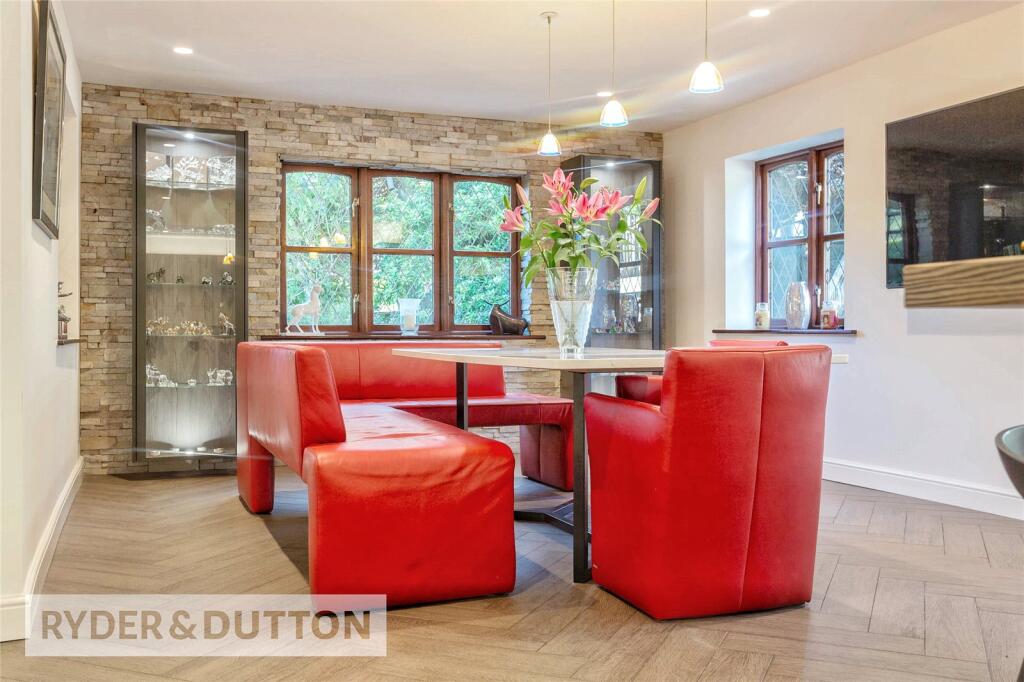 Spacious Dining Area