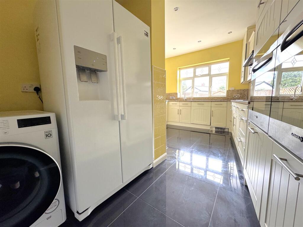 Kitchen (L Shape)