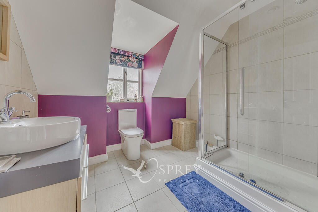 En-suite to Bedro...