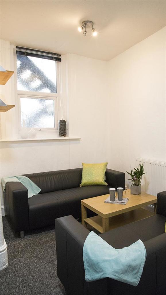 beddow-hall-5-bed-student-flat-28.jpg