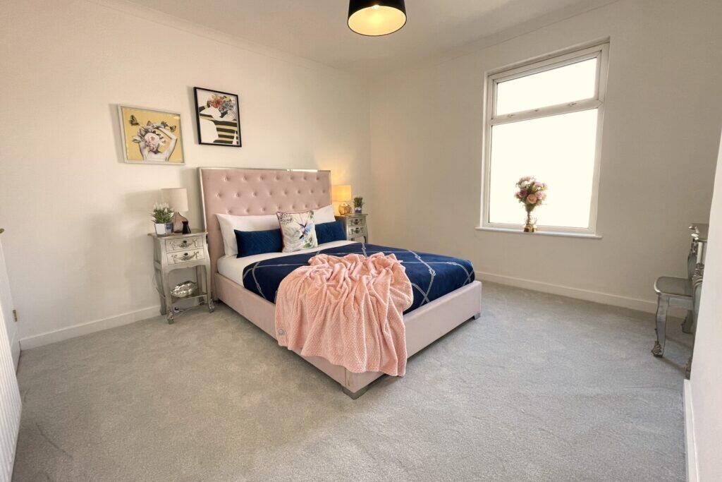 Derbyshire Lane - Bedroom 2