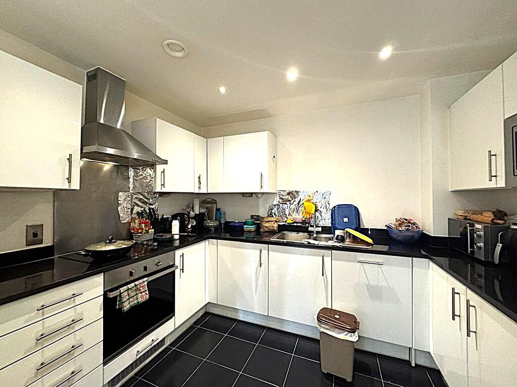 Trident point, pi...