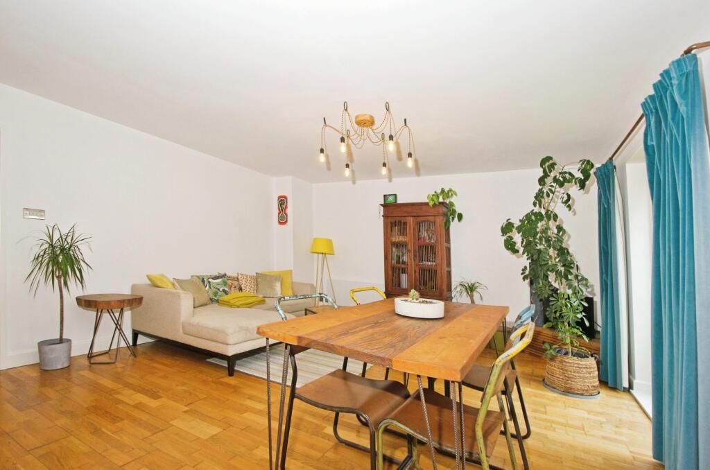 Living/Dining Area