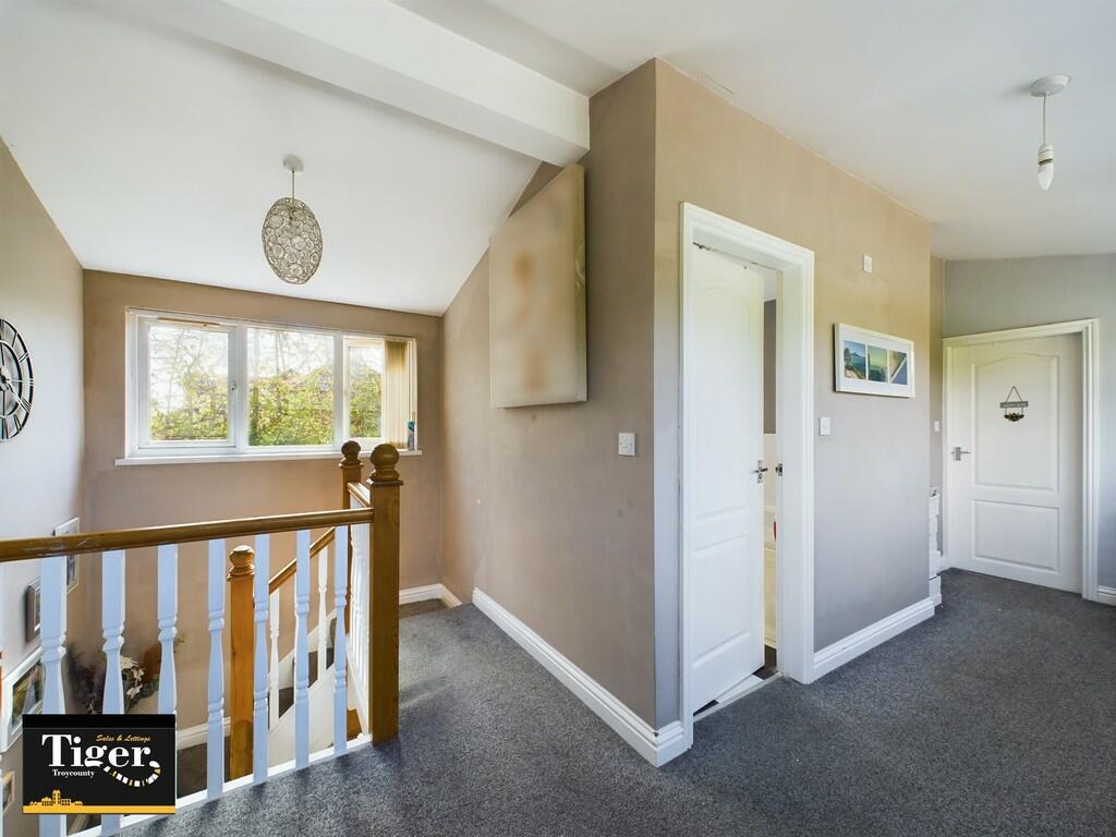 CAM02176G0-PR0223...