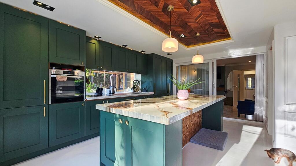 To Book A Viewing Call TPS Lostwithiel on 01208 87