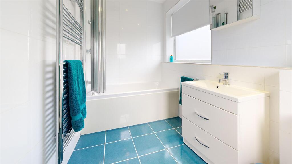 Bathroom (12).jpg