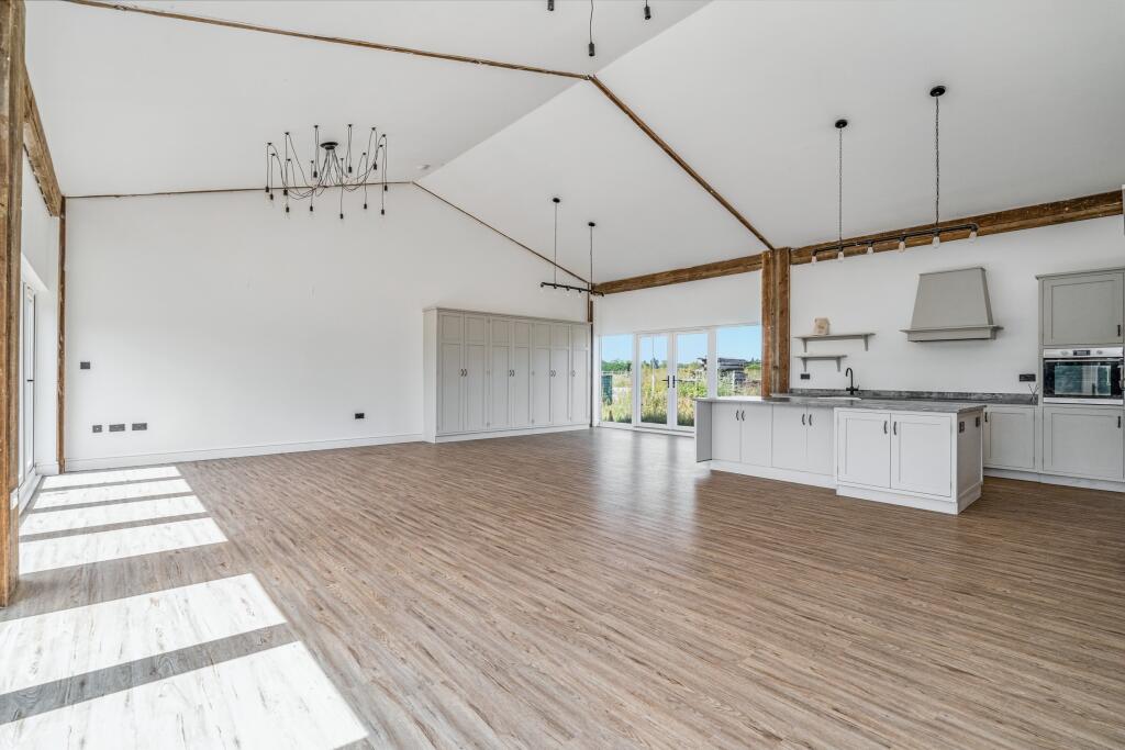 Stonebridge Barn, Church Road, Earsham, Bungay, NR35 2TL