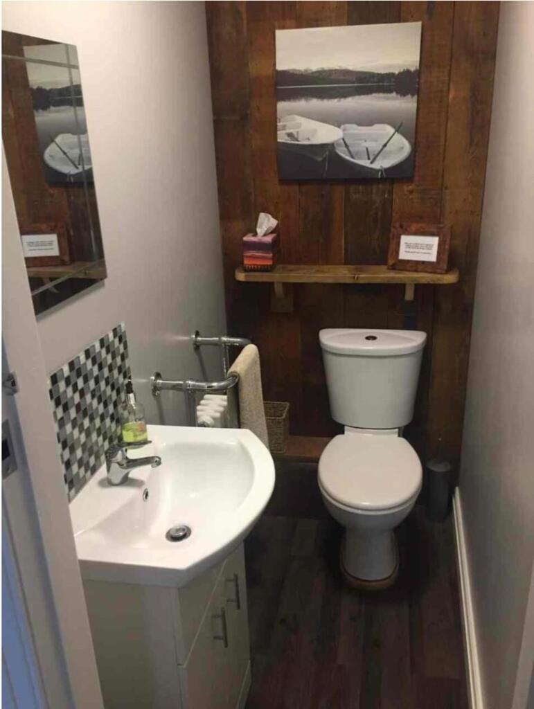 Upstairs Cloakroom.jpg