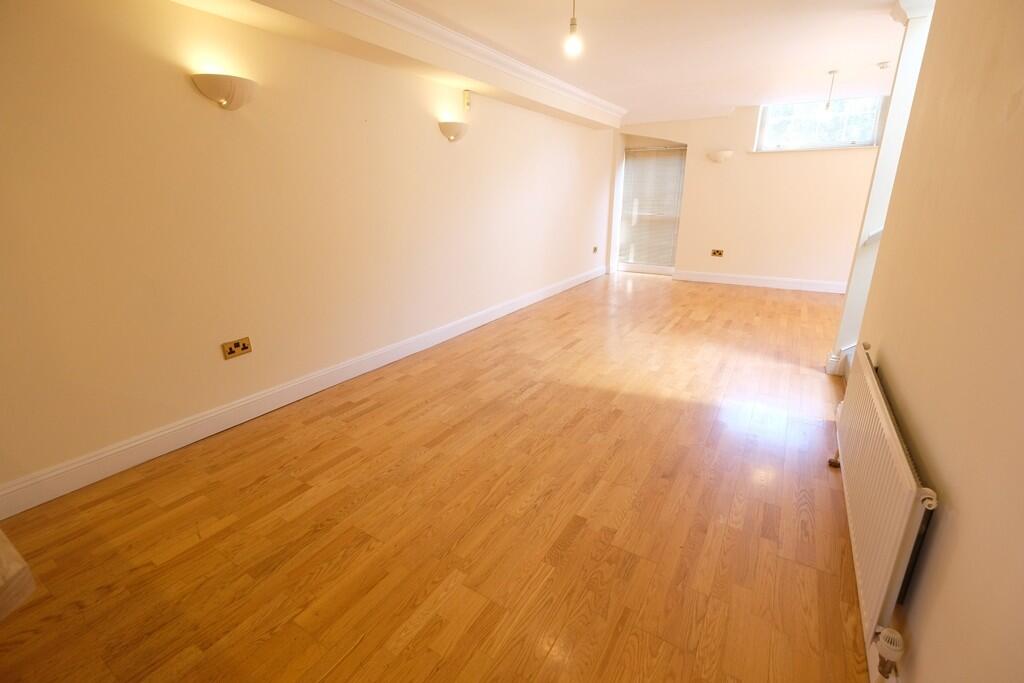 OPEN PLAN ROOM