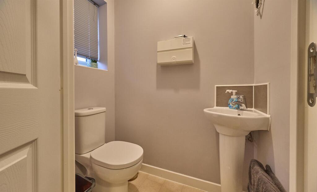 SEPARATE WC