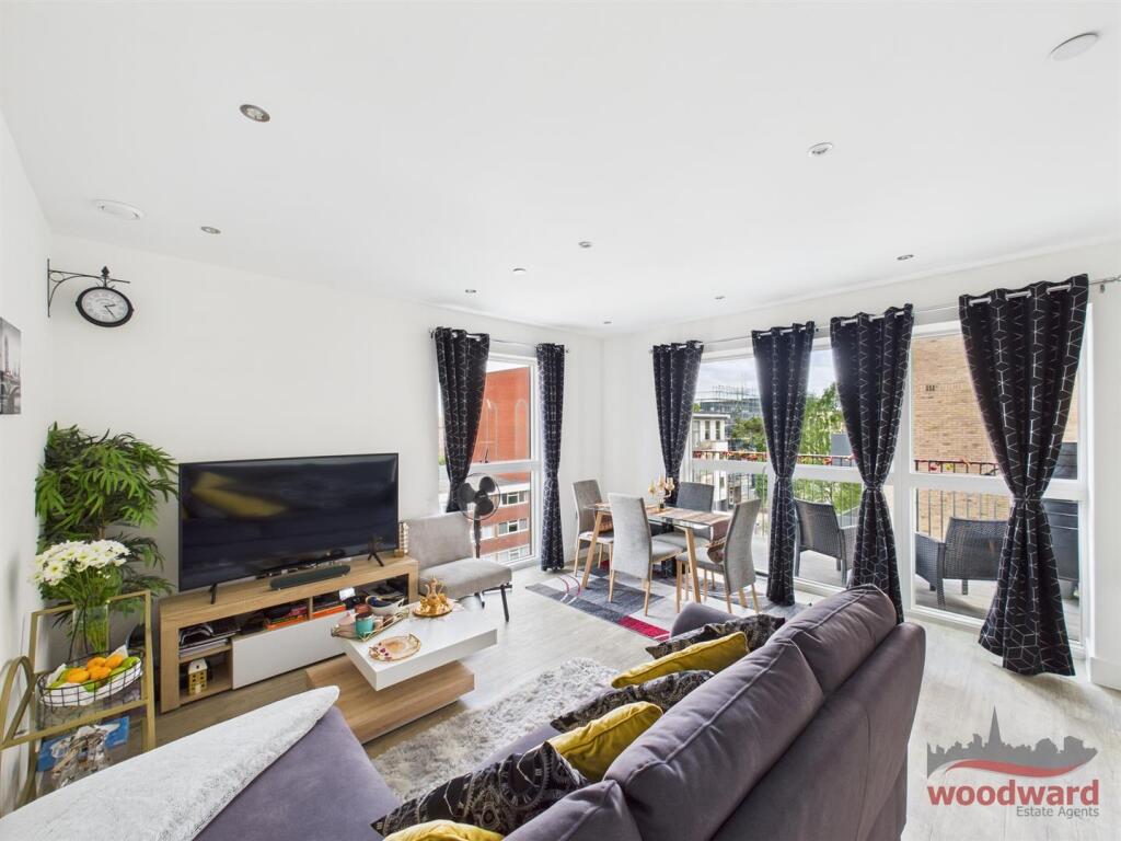 Kitchen/Living Area