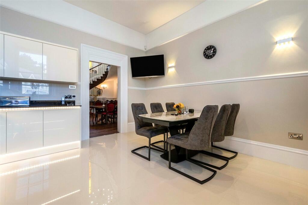 Kitchen/Breakfast Ro