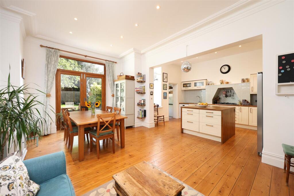 4 Julius Road 12.JPG