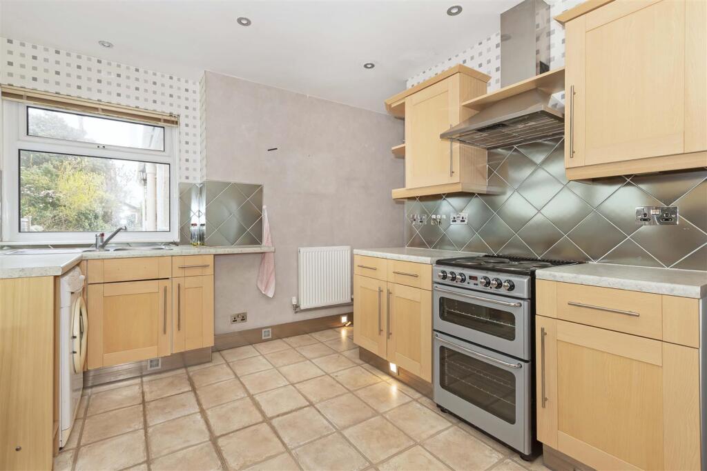 For Sale - Aspire Residential - Stone Lane - Kitch